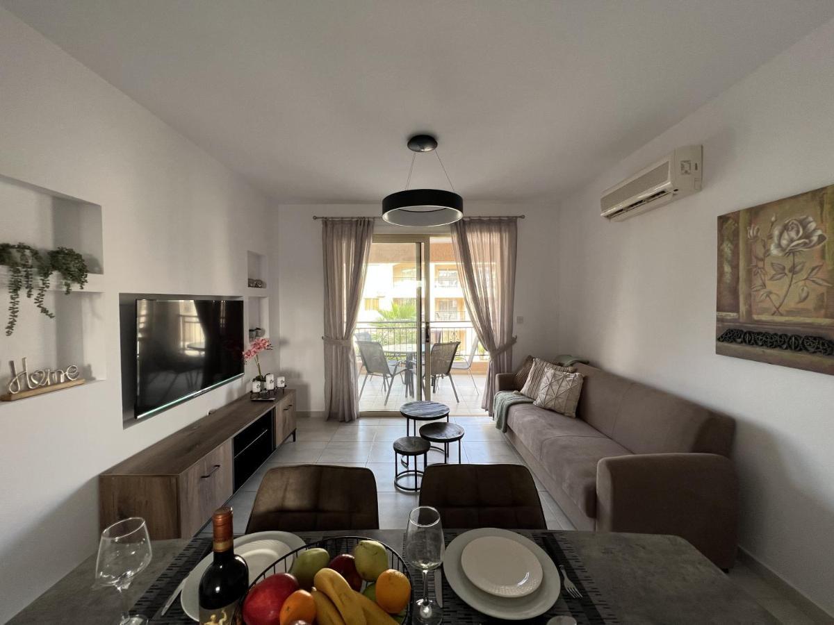 شقة Royal-Seacrest Paphos-Center Vip المظهر الخارجي الصورة
