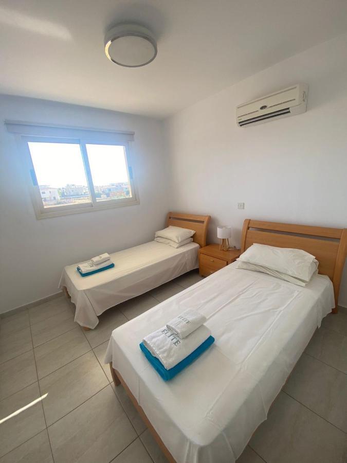 شقة Royal-Seacrest Paphos-Center Vip المظهر الخارجي الصورة
